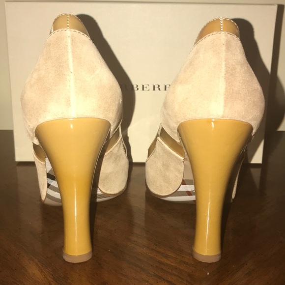 NEW BURBERRY SHOES - Picture 5 of 7